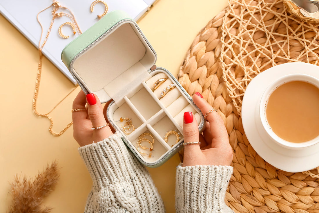 Cómo cuidar tus joyas y accesorios para que siempre luzcan como nuevos