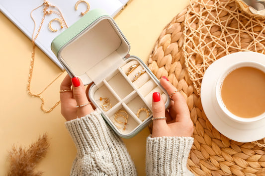 Cómo cuidar tus joyas y accesorios para que siempre luzcan como nuevos