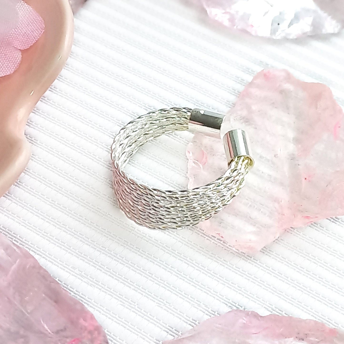 Anillo metálico trenzado