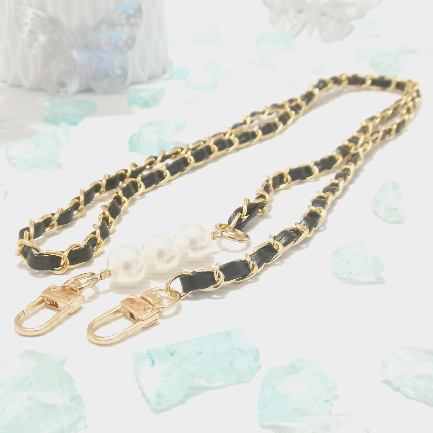 Cadena Dorada para Celular Perla Elegante